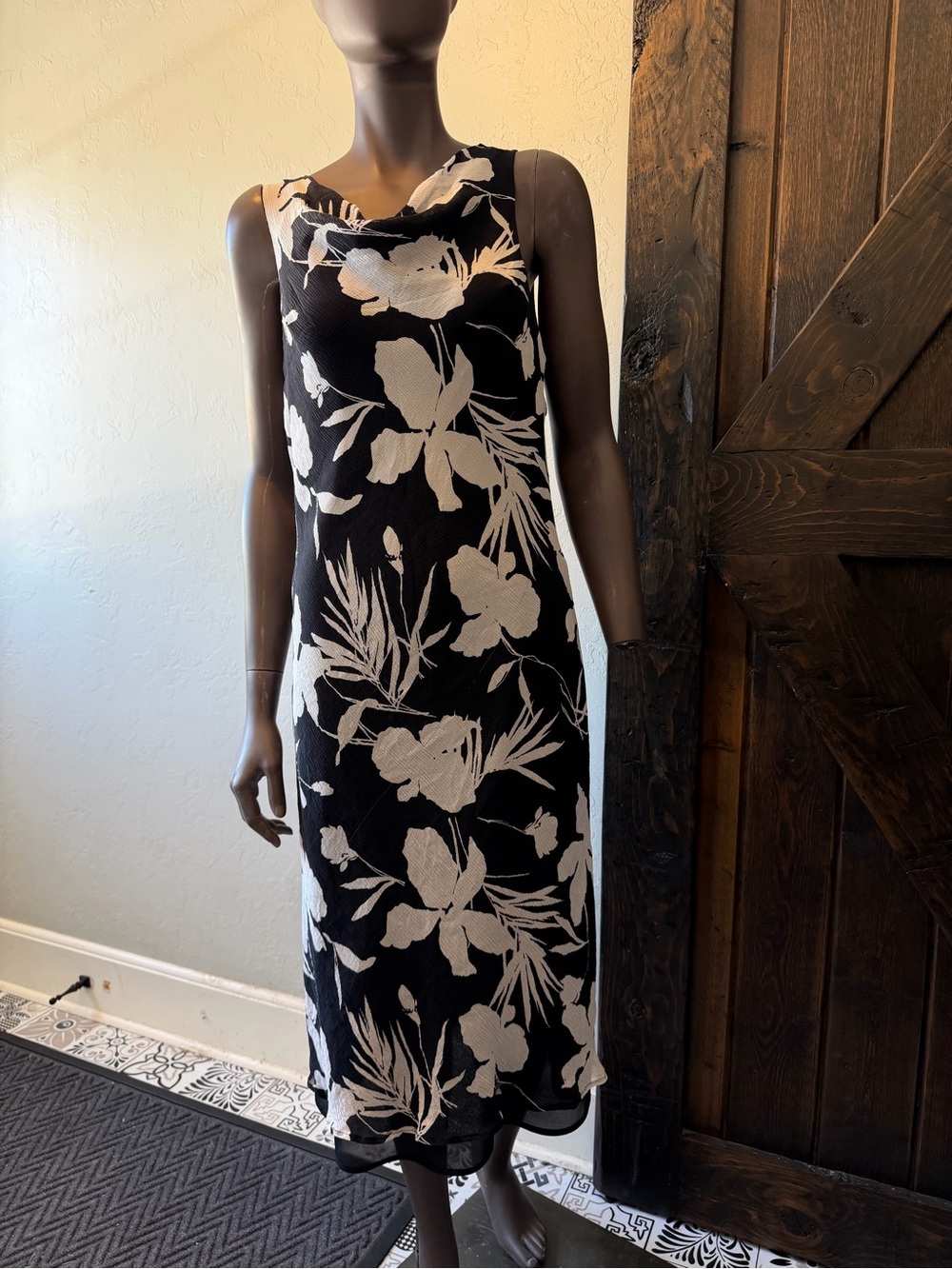 Pendleton 100% Silk Black White Floral Midi Dress Size 12 Lined Elegant
